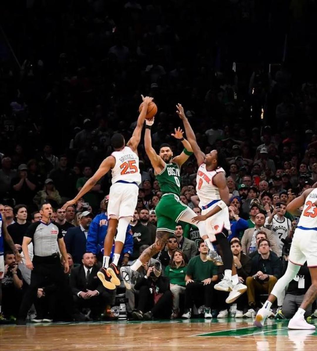 开云在线-纽约尼克斯发布备战花絮，加时末段强势反弹，NBA季后赛任务艰巨，球探报告显示潜力的简单介绍