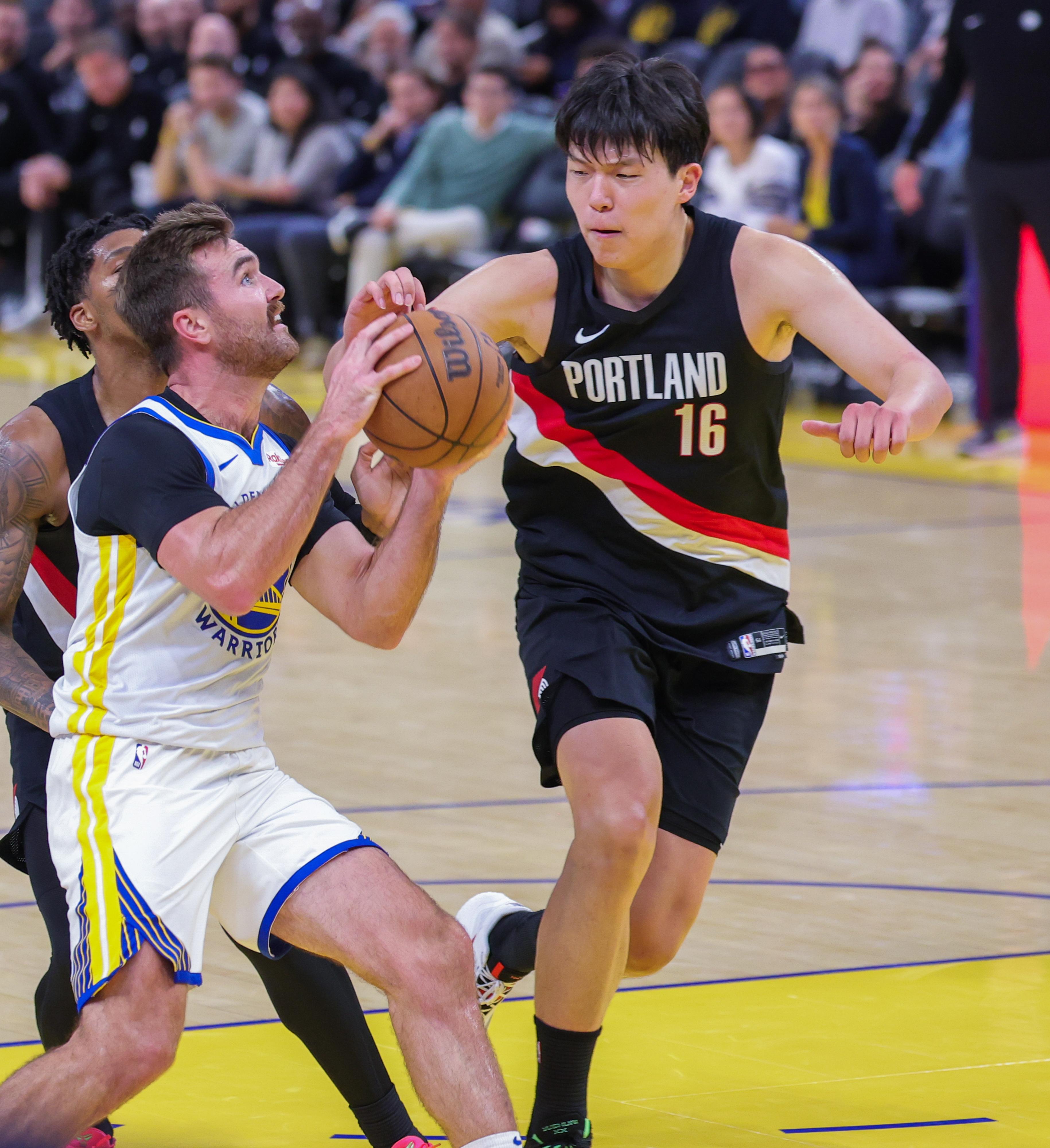 开云在线-转会期金州勇士防线松动：NBA总决赛节点到来，气氛紧张，团队化学反应显著的简单介绍