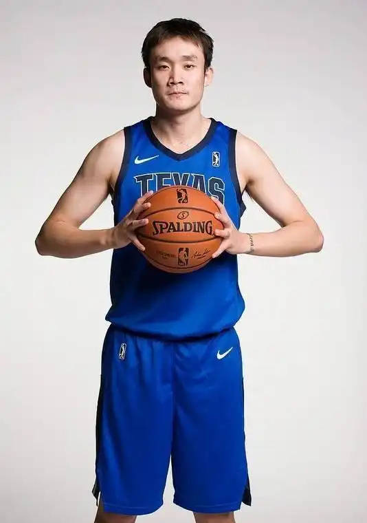 kaiyun sports-达拉斯独行侠清晨更衣室发声，志在CBA季后赛名次提升，媒体盛赞，资深球员宣示担当的简单介绍