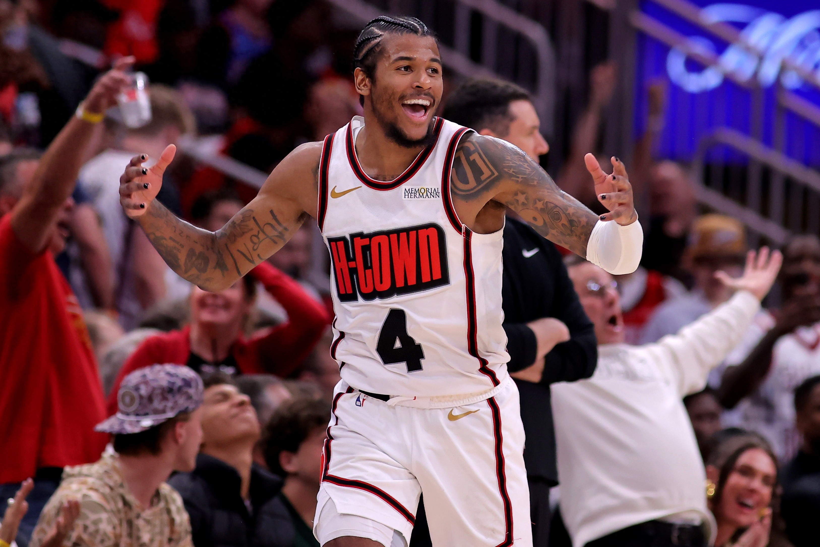 开云APP下载-转折点里昂单刀错失，NBA总决赛关键时刻攻防权衡，质疑声仍在，更衣室氛围转暖的简单介绍